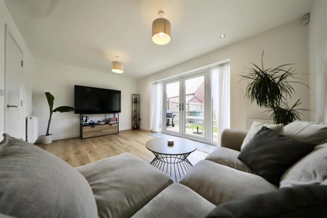 3 bed Terraced for sale Image 9
