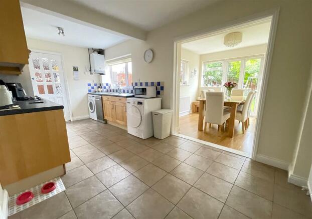 OPEN PLAN DINING KITCHEN