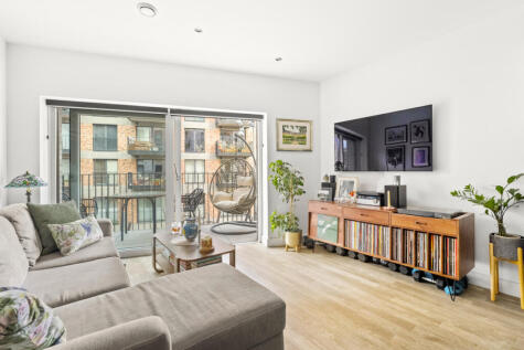 Suntrap Court, Rookwood Way, London, E3