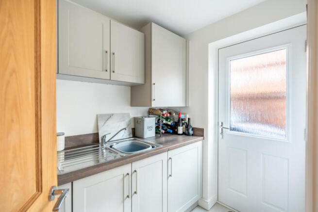 4 bed Detached for sale Image 7