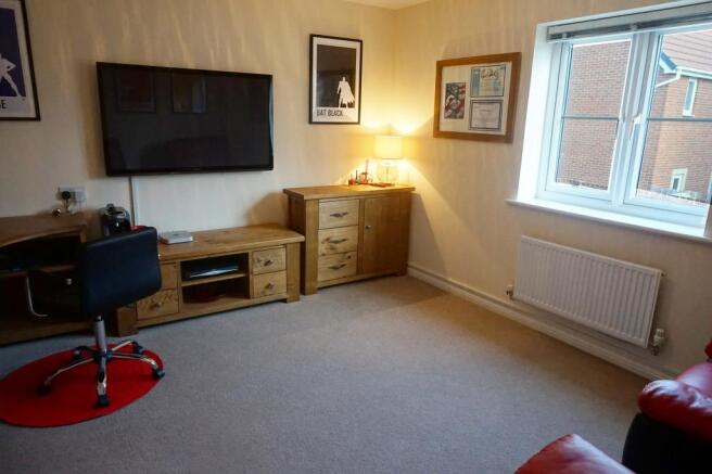 BEDROOM 2