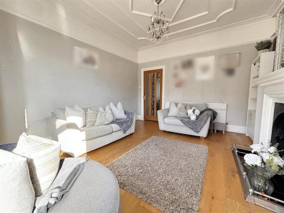 4 bed Detached for sale Image 11
