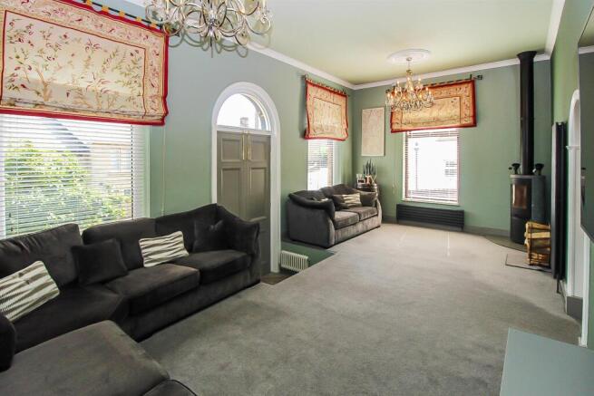 4 bed Detached for sale Image 5