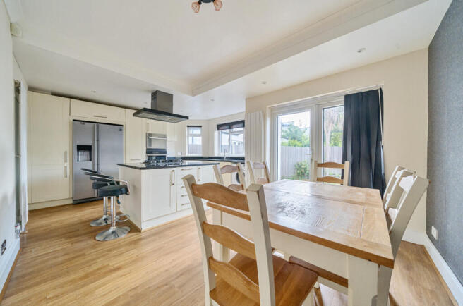 1299078-10-6836f4...