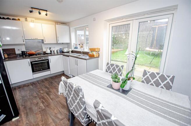 Kitchen/Dining Room