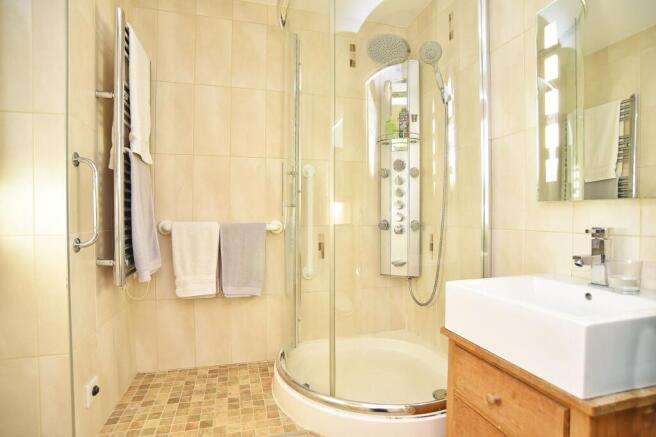1 bed Flat for sale Image 8