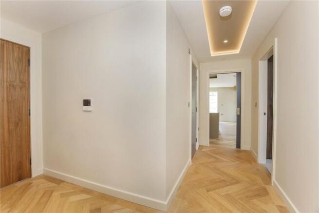 2 bed Apartment to rent Image 9