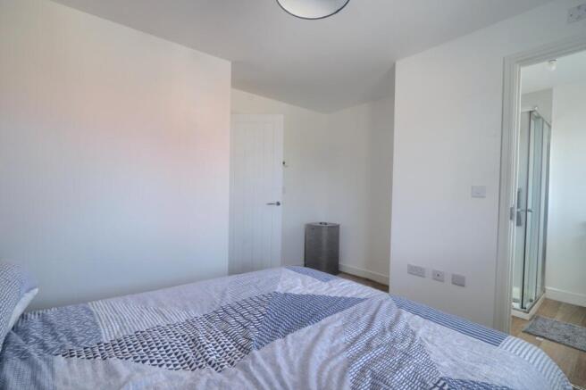 3 bed Semi-Detached for sale Image 8