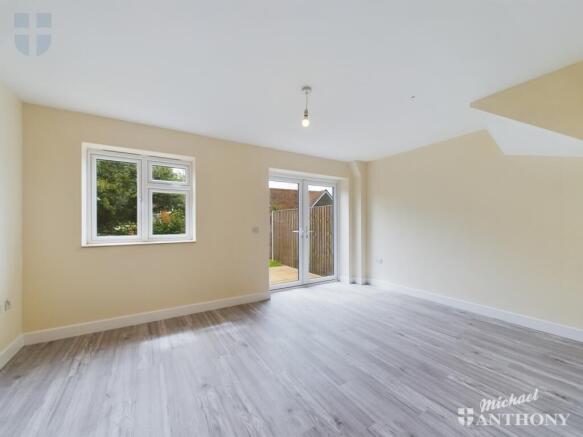 CAM03218G0-PR0309-STILL008