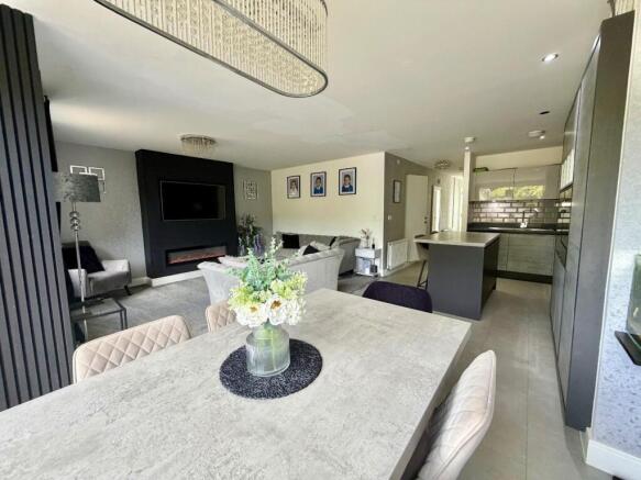 4 bed Detached for sale Image 7