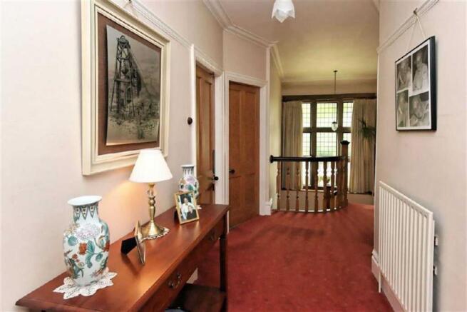 GALLERIED LANDING