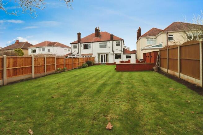 Queensbury Avenue, Bromborough photo 4