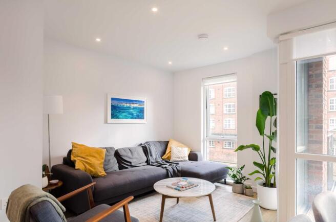 2 bed Flat to rent Image 5