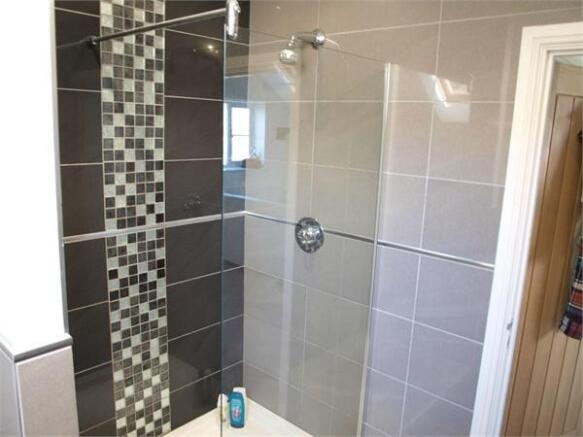 En-Suite Shower Roo