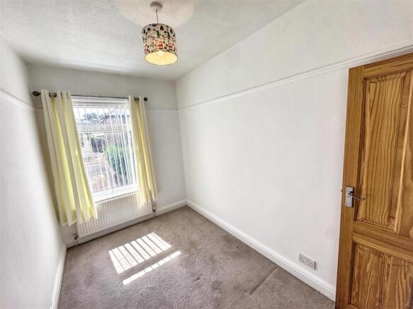 2 bed Terraced to rent Image 7