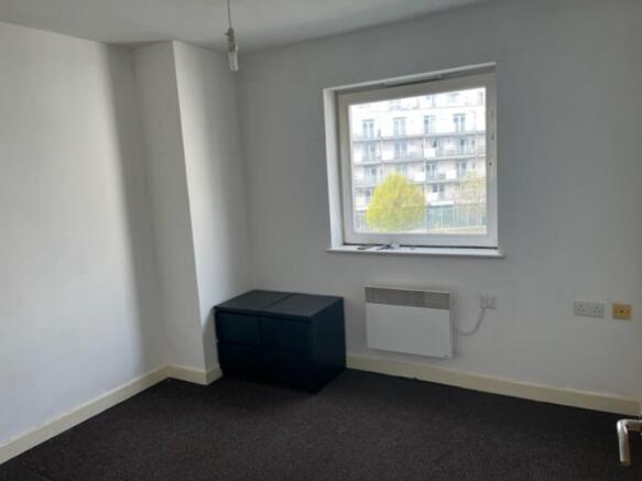 2 bed Apartment to rent Image 8