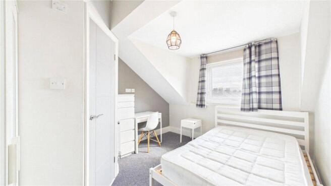 12 bed Apartment to rent Image 7