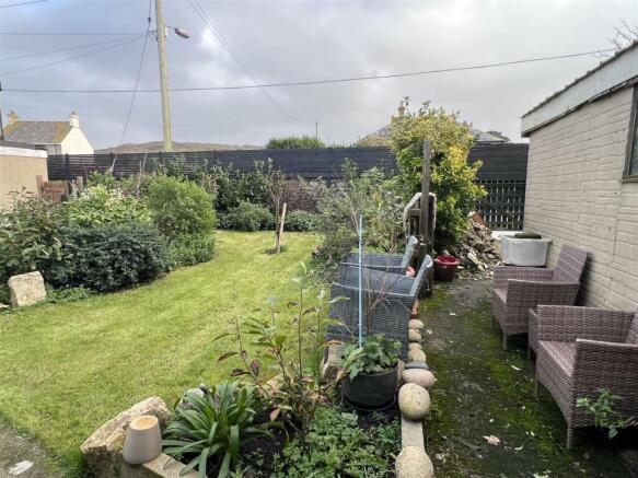 Garden, Garage, Views