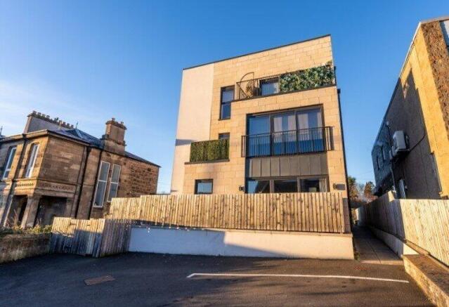 2 Bedroom Flat For Sale