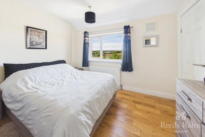 3 bed Semi-Detached for sale Image 8
