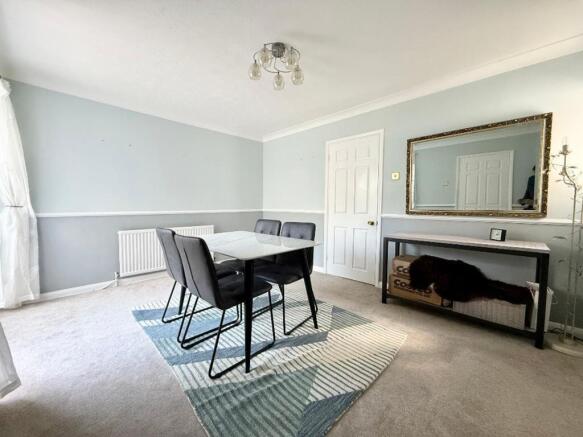 Hanworth Close, Luton, LU2 photo 4