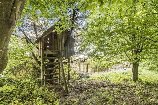 Woodland Treehouse