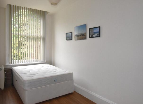 2 bed Flat to rent Image 4