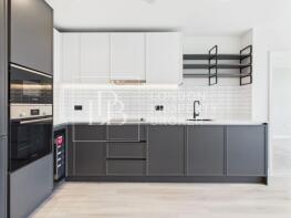 Flat 806, Cairncross House, Townsend Road, Kidbrooke SE3 9EG