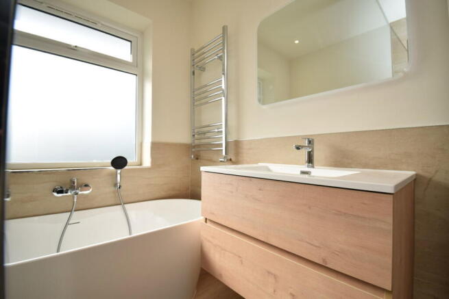 3 bed Semi-Detached for sale Image 12