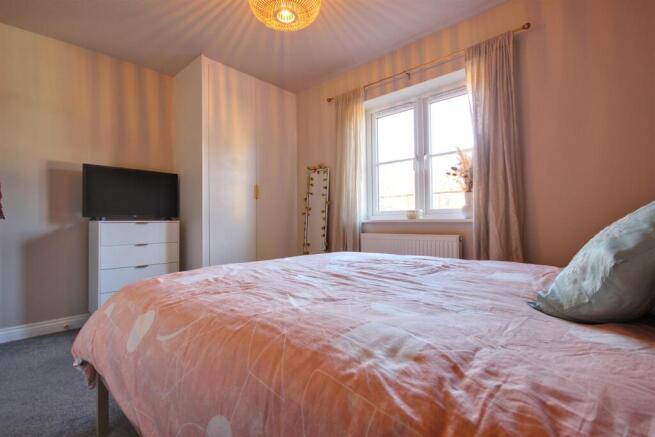 2 bed Terraced for sale Image 7