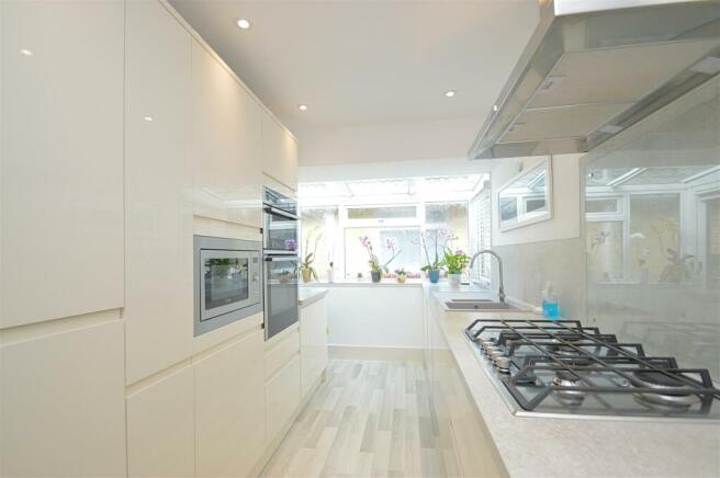 Kitchen1.jpg