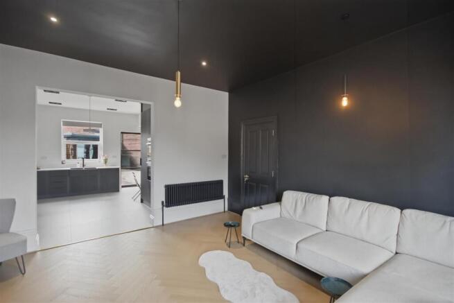 4 bed Detached for sale Image 5