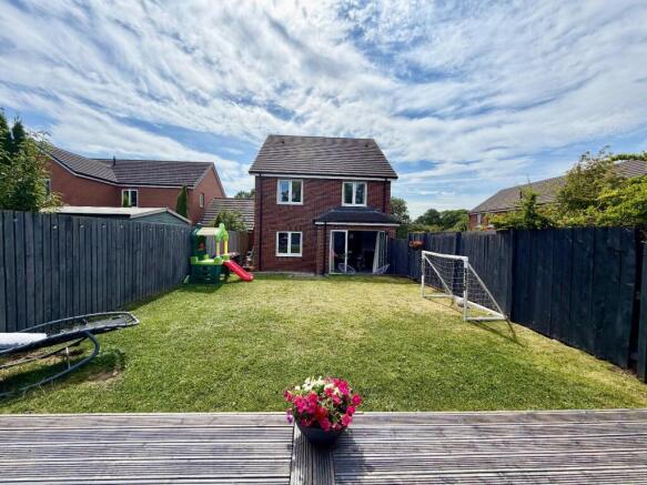 4 bed Detached for sale Image 10