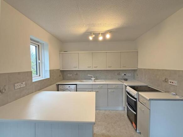 Pinewood Drive 109 - Kitchen.jpg