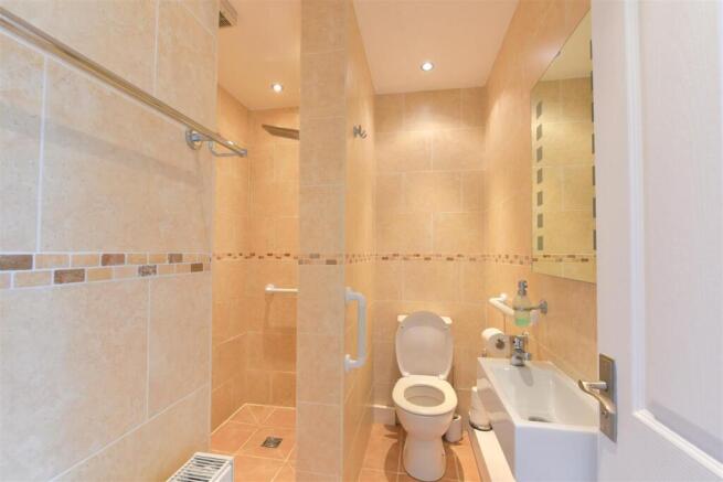 4 bed Not Specified to rent Image 9
