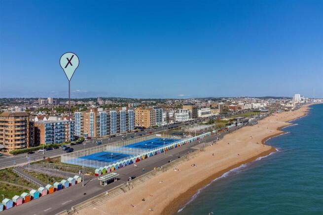 2-bed flat on Kingsway, Hove, £400,000