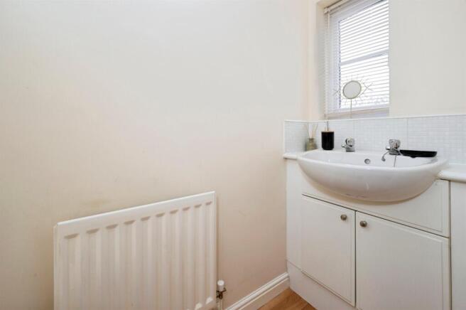 3 bed Town House for sale Image 5