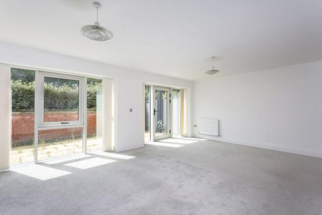 2 bed Apartment for sale Image 4