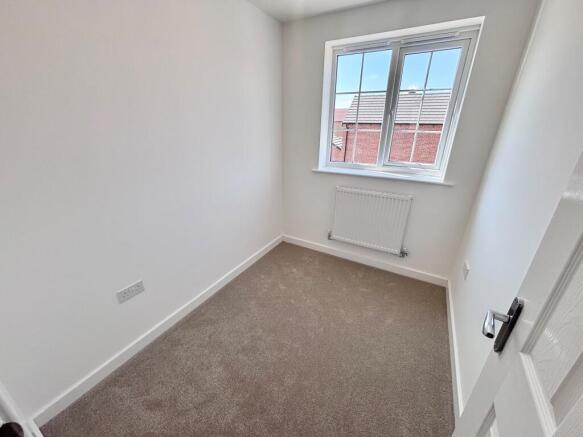3 bed Detached to rent Image 9