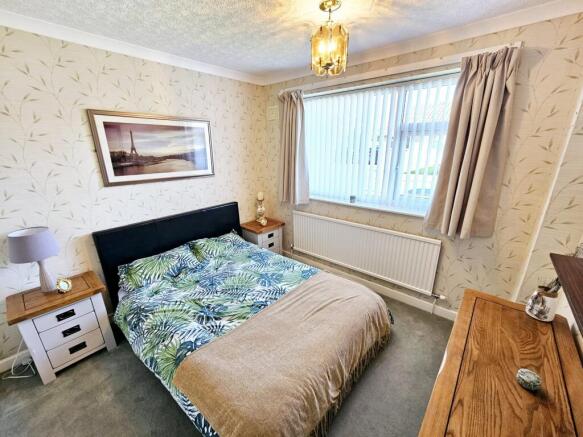 2 bed Semi-Detached Bungalow for sale Image 10