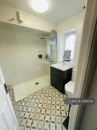 3 bed Semi-Detached to rent Image 9