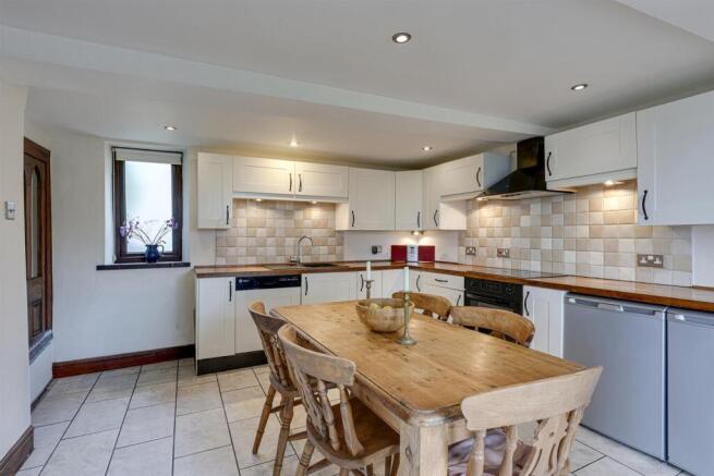 3 bed House for sale Image 6