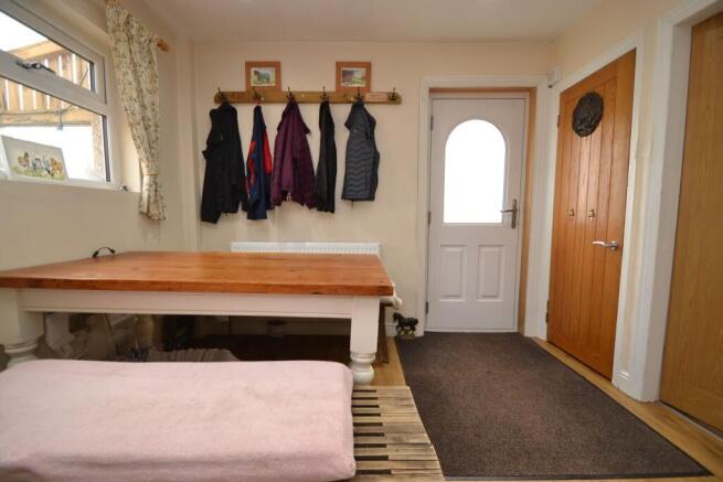 2 bed Semi-Detached for sale Image 8