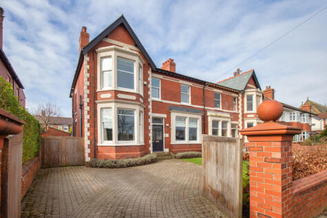 Blackpool Road, Ansdell, FY8