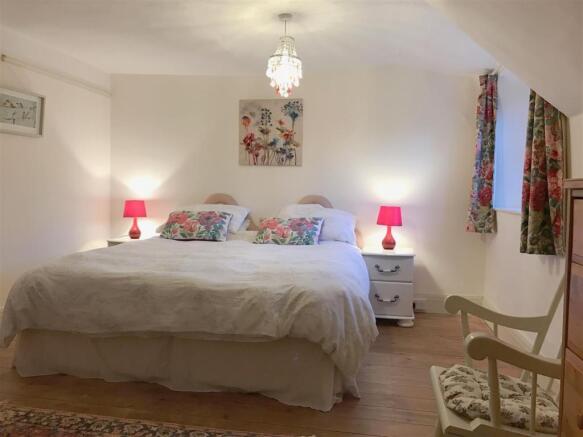 BEDROOM 1.jpg