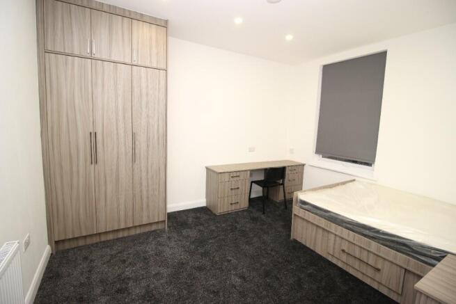 6 bed Terraced to rent Image 8