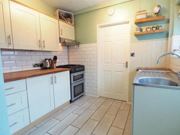 Modern Fitted Kitchen 745