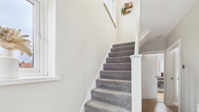 Entrance Hallway (2)