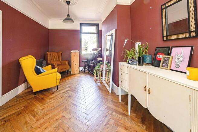 Lounge/Dining Room