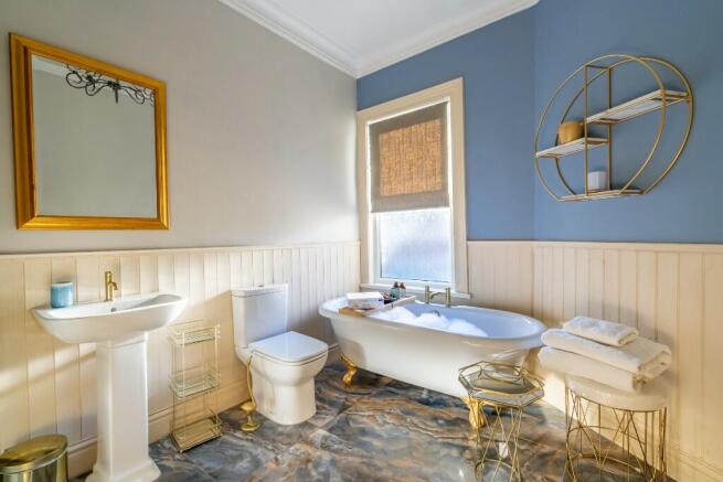 3 bed Terraced to rent Image 9